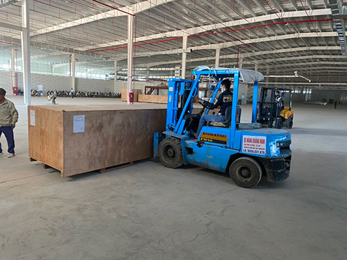 Dịch vụ cho thuê xe nâng tại khu công nghiệp Việt Hưng - Quảng Ninh